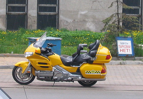 Петербуржцы смогут объехать пробки по воде и тротуарам